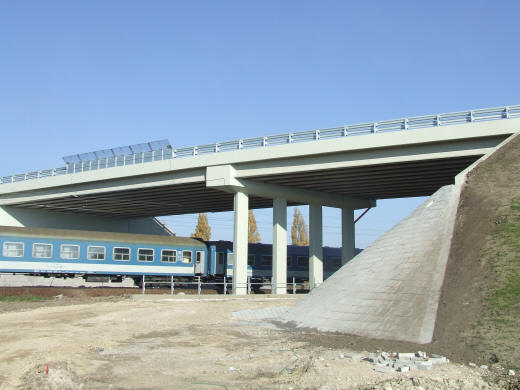 Új vasúti híd tervezése a 62. sz. főúton a Budapest-Székesfehérvár MÁV vasútvonal felett