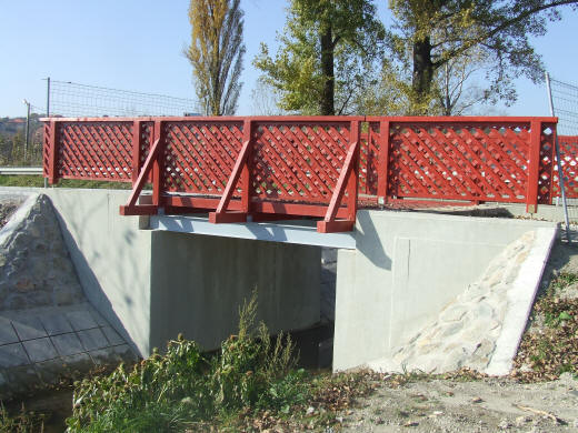 Kerékpáros híd tervezése a Pákozdi-ér felett